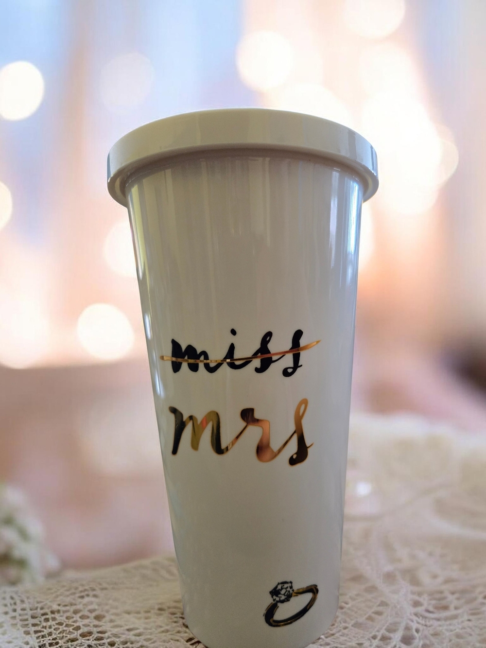 KATE SPADE "Miss to Mrs" White Travel 20 Oz Tumbler with Gold Script